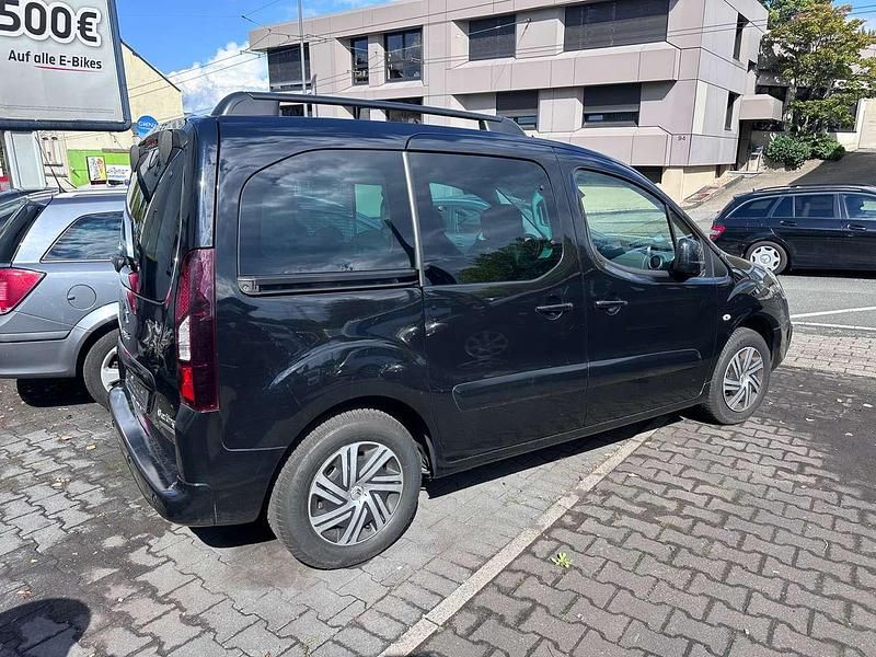 Schwarz Gebraucht 2016 Citroën Berlingo Shine Van / Kleinbus | 8.950 € (Fairer Preis) - Bild 1/4