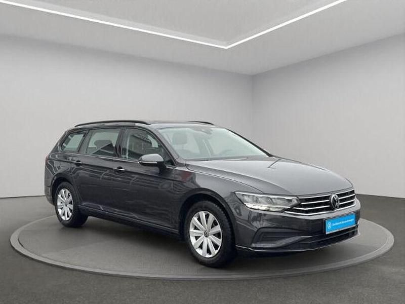 Gebraucht VW Passat Conceptline 150 PS (110 kW) 2022 Mangangrau metallic Kombi