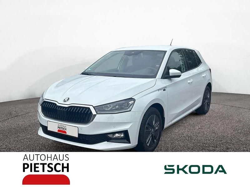 Gebraucht Skoda Fabia Tour 116 PS (85 kW) 2025 Moonweiß perleffekt Kleinwagen