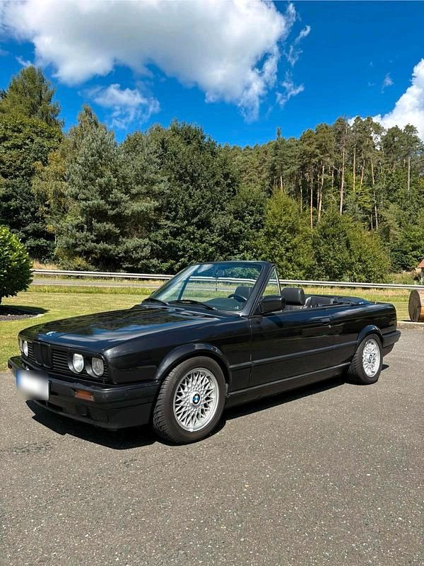 Gebraucht BMW 318 Cabriolet 113 PS (83 kW) 1992 Schwarz Cabrio