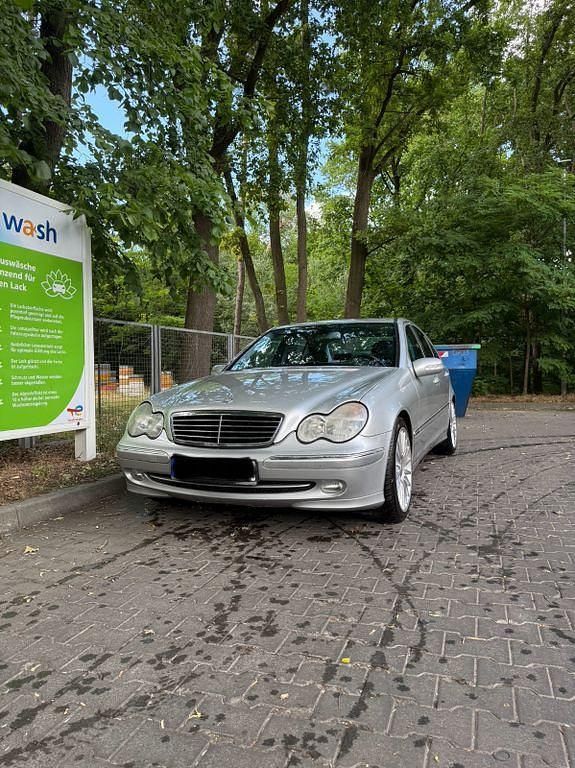 Silber Gebraucht 2000 Mercedes C240 Avantgarde Limousine | 3.999 € (Teuer) - Bild 1/4
