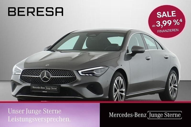 Grau Gebraucht 2024 Mercedes CLA200 Progressive Coupé | 31.275 € (Superpreis) - Bild 1/3
