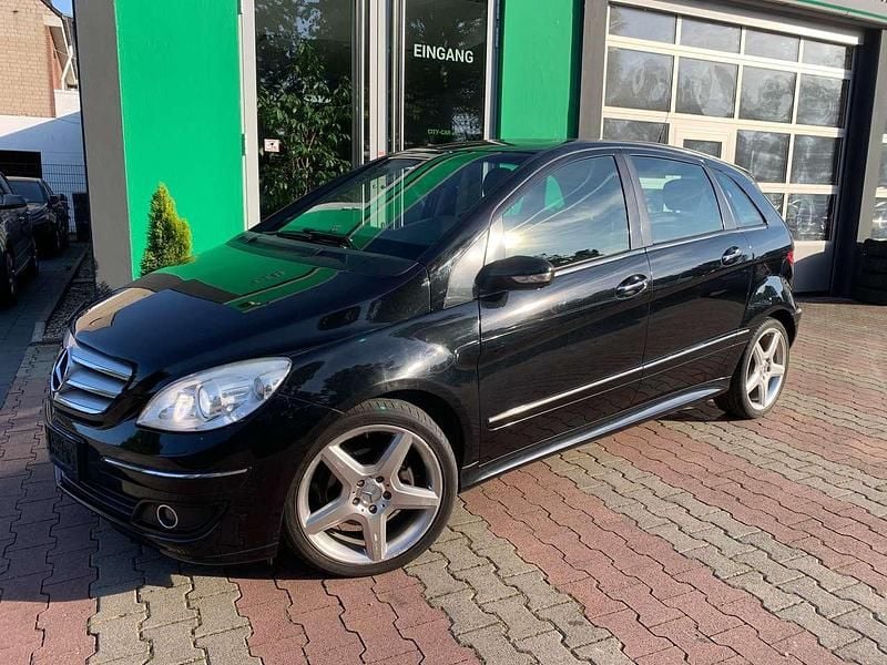Kosmosschwarz metalliclack Gebraucht 2006 Mercedes B200 Van / Kleinbus | 3.200 € (Superpreis) - Bild 1/4