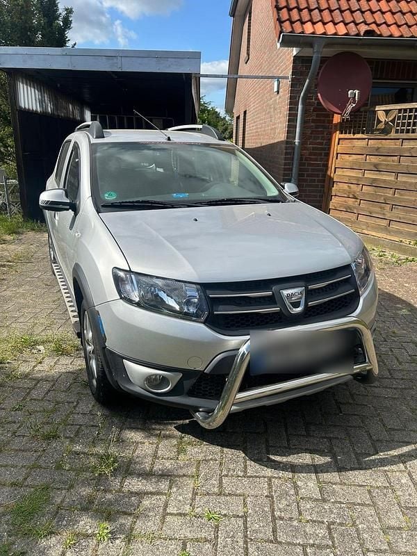 Gebraucht Dacia Sandero 90 PS (66 kW) 2015 Grau Kleinwagen