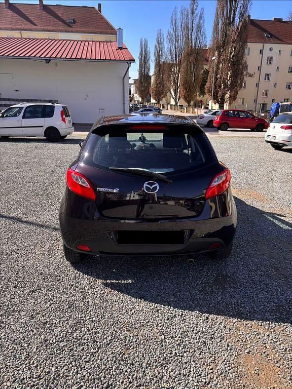 Second-hand Mazda 2 75 CP (55 kW) 2011 Negru Hatchback