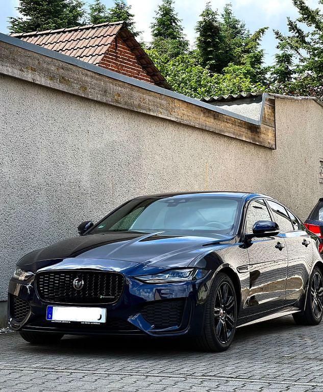 Gebraucht Jaguar XE R-Dynamic 250 PS (183 kW) 2020 Blau Limousine