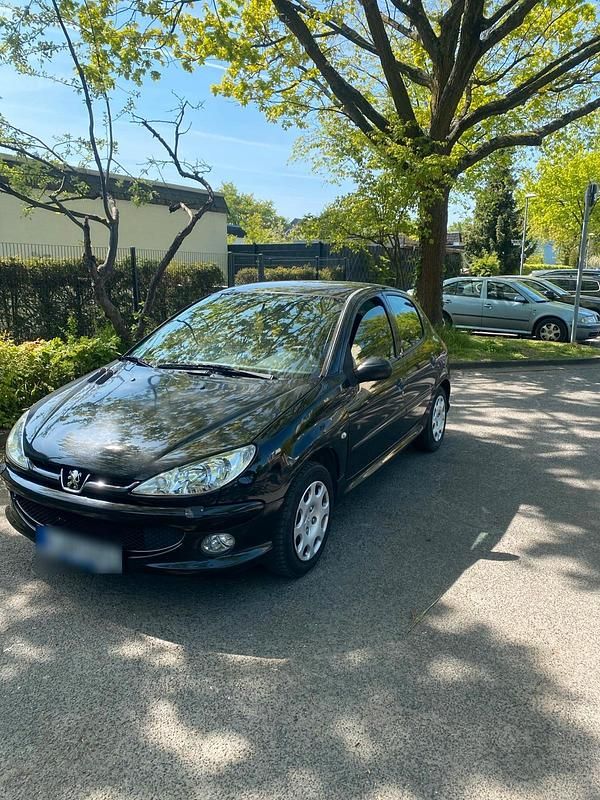 Gebraucht Peugeot 206 75 PS (55 kW) 2007 Schwarz Limousine