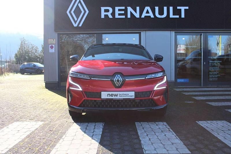 Gebraucht Renault Megane E-Tech Iconic 160 kW (218 PS) 2022 Rot nnp + schwarz gne Kleinwagen