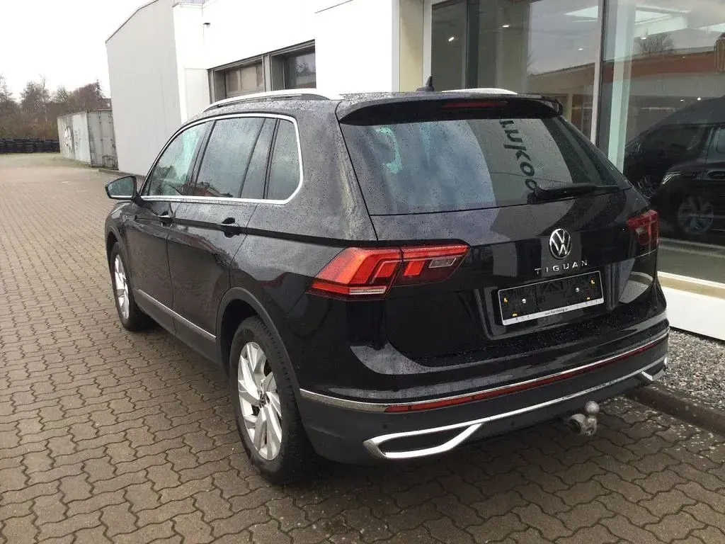 Gebraucht VW Tiguan Elegance 150 PS (110 kW) 2022 Deep black (metallic) SUV