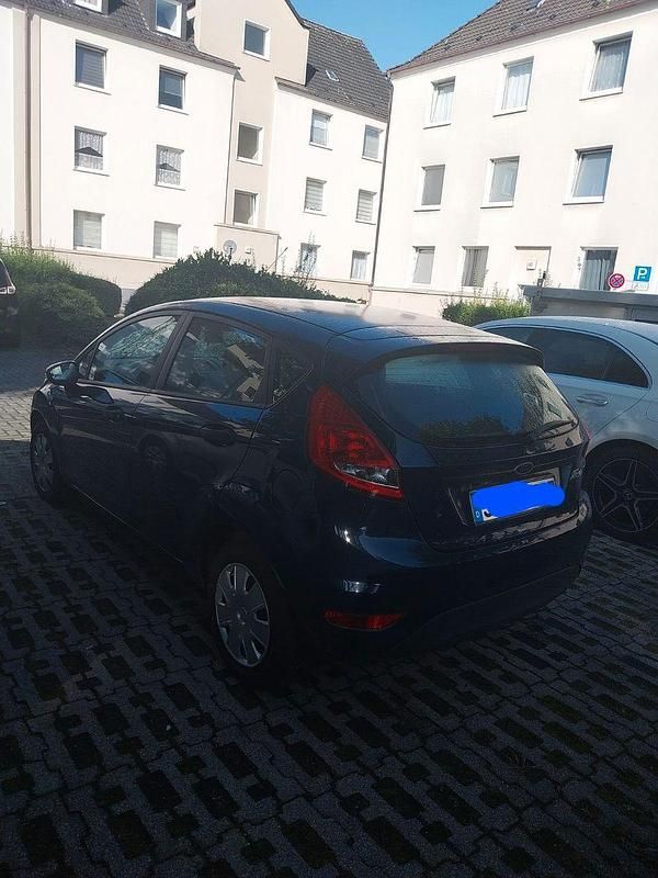 Blau Gebraucht 2009 Ford Fiesta Ambiente Kleinwagen | 2.000 € (Guter Preis) - Bild 1/4