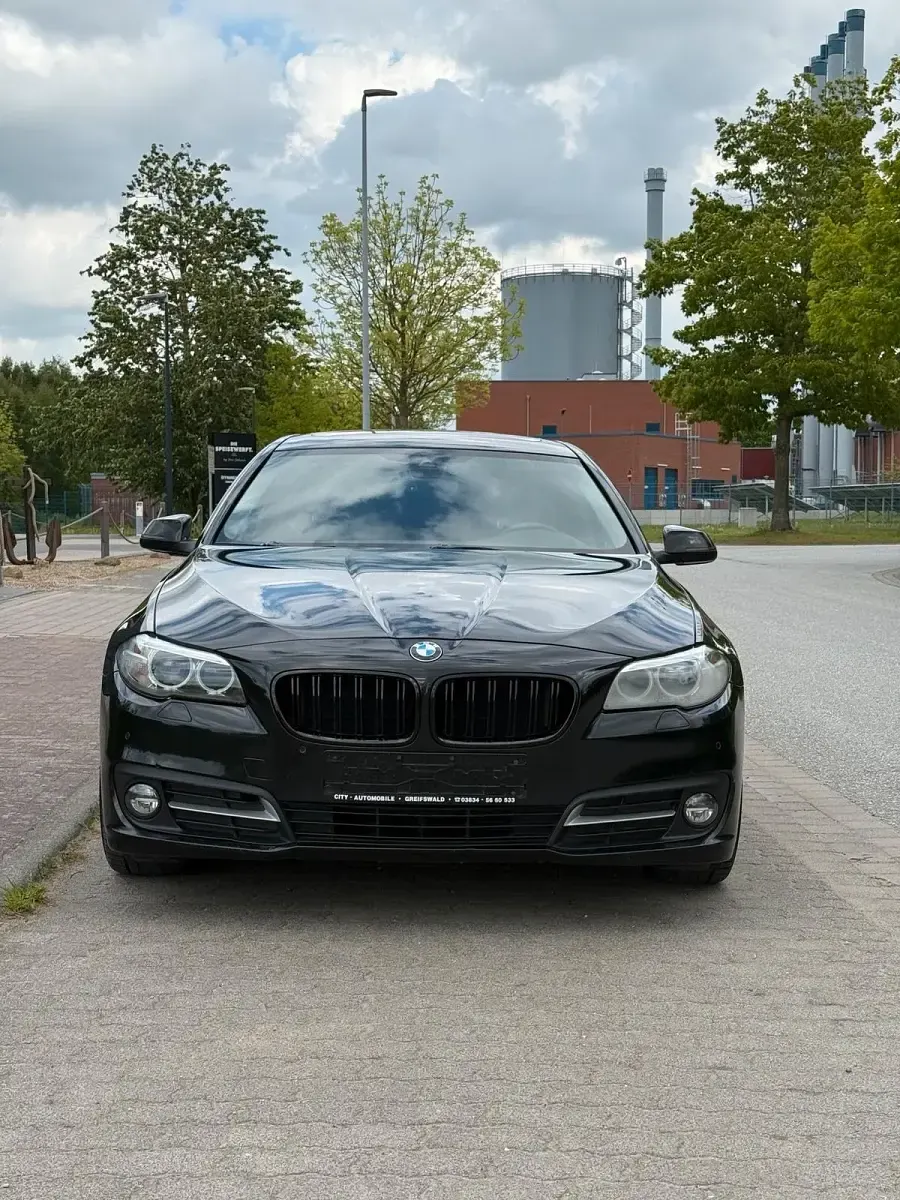Gebraucht BMW 520 Efficient Dynamics 190 PS (139 kW) 2015 Schwarz Limousine
