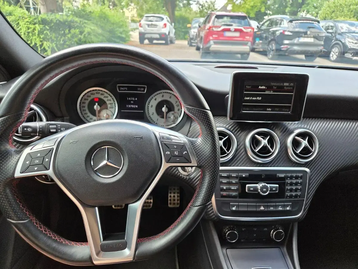 Gebraucht Mercedes A180 AMG line 122 PS (89 kW) 2012 Grau Kleinwagen