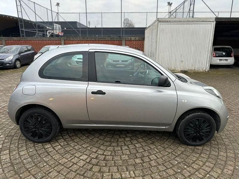 Gebraucht Nissan Micra 65 PS (47 kW) 2010 Silber Kleinwagen