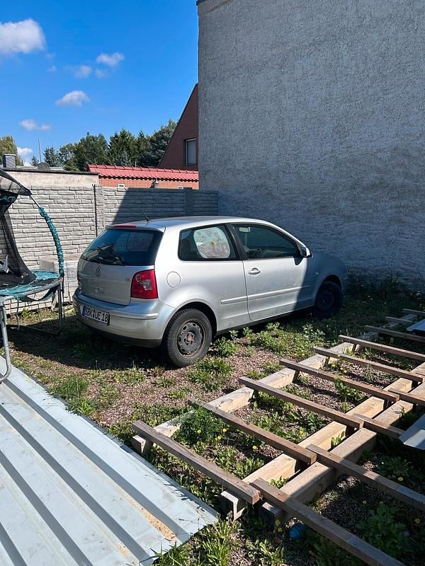 Silber Gebraucht 2005 VW Polo Kleinwagen | 1.450 € (Superpreis) - Bild 1/3