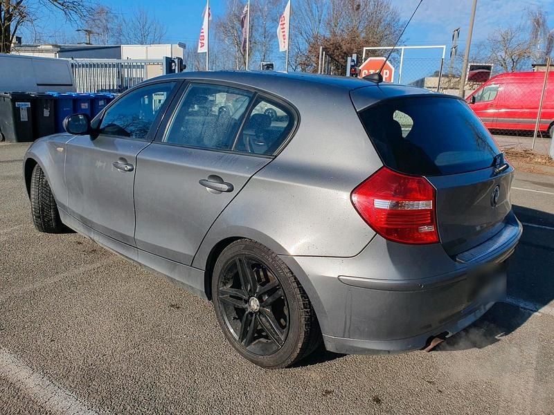 Gebraucht BMW 118 143 PS (105 kW) 2010 Grau Kleinwagen