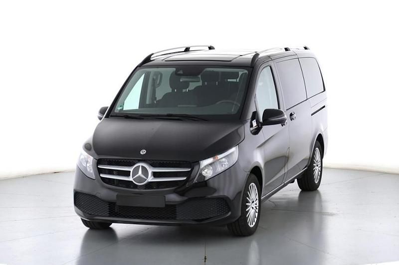 Schwarz Gebraucht 2024 Mercedes V250 Edition Van / Kleinbus | 50.910 € (Superpreis) - Bild 1/4