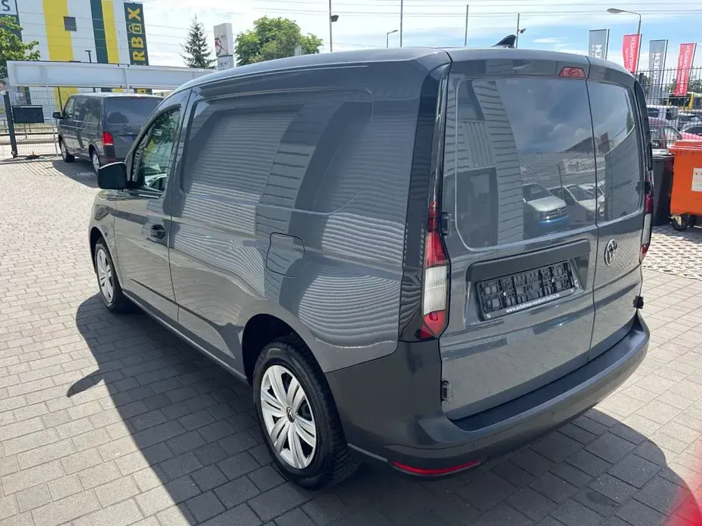 Gebraucht VW Caddy Basis 122 PS (89 kW) 2021 Grau Van / Kleinbus