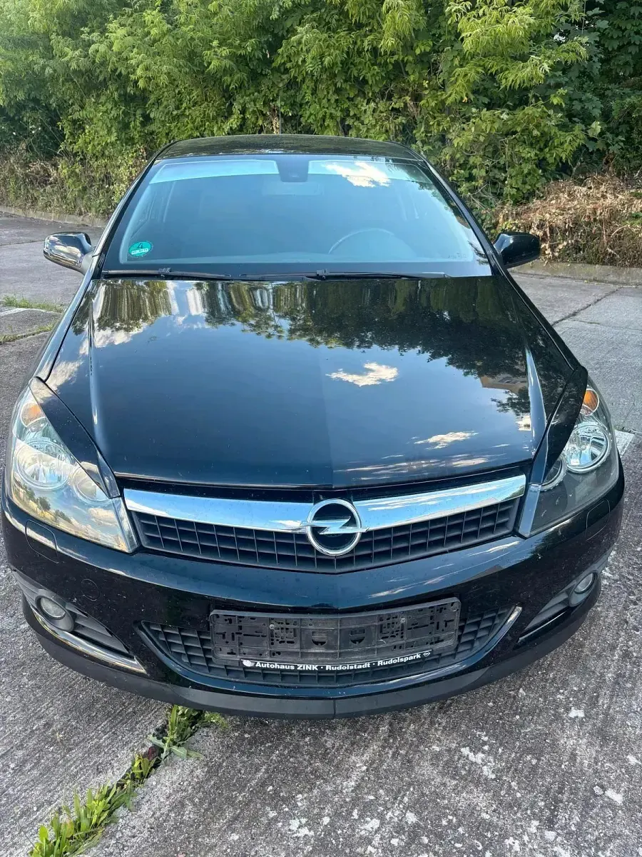 Gebraucht Opel Astra GTC 115 PS (84 kW) 2008 Schwarz Limousine