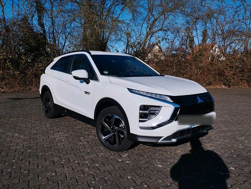 Gebraucht Mitsubishi Eclipse Cross Plus 188 PS (138 kW) 2022 Weiß SUV