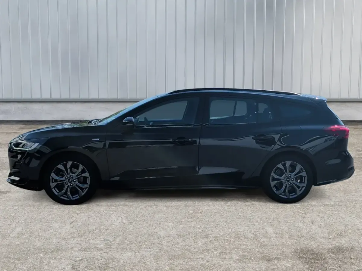 Gebraucht Ford Focus ST-Line 125 PS (91 kW) 2023 Schwarz Kombi