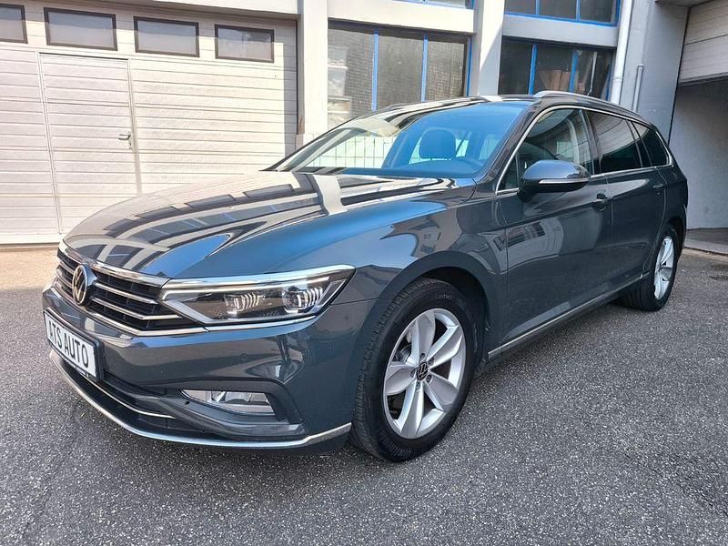 Grau Gebraucht 2021 VW Passat Elegance Limousine | 16.998 € (Guter Preis) - Bild 1/4