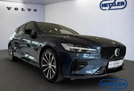 Neu Volvo V60 Plus 350 PS (257 kW) 2025 Blau Kombi