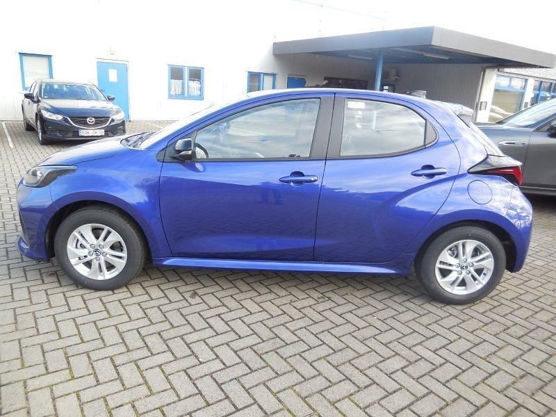 Neu Mazda 2 Center-Line 116 PS (85 kW) 2025 Glass blue Kleinwagen