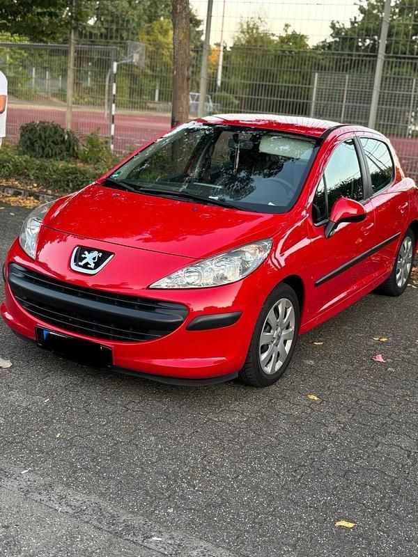 Rot Gebraucht 2007 Peugeot 207 Limousine | 3.500 € (Etwas zu teuer) - Bild 1/4
