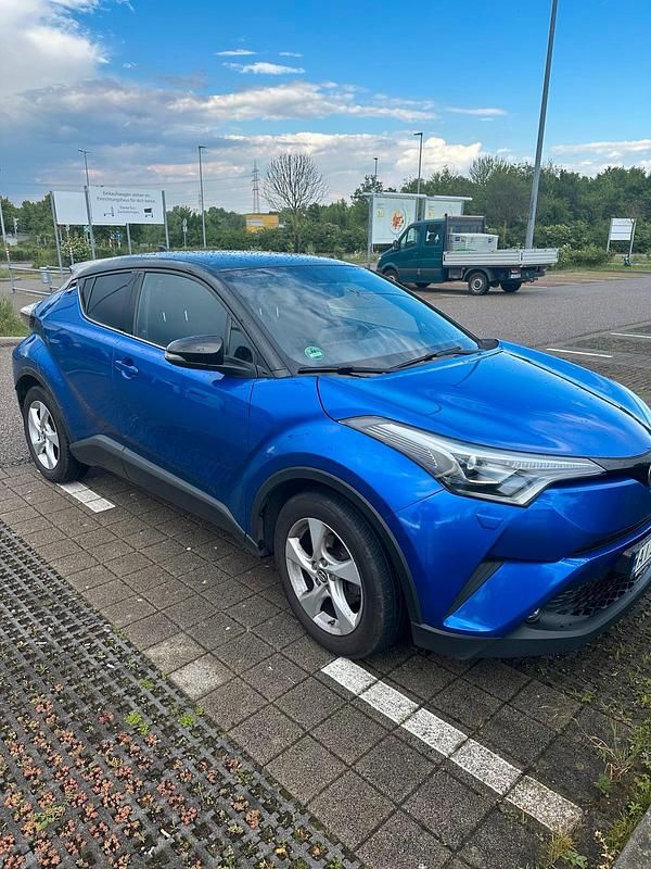 Blau Gebraucht 2017 Toyota C-HR SUV | 16.000 € (Etwas zu teuer) - Bild 1/4