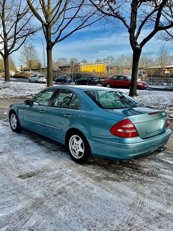 Gebraucht Mercedes E320 224 PS (164 kW) 2002 Blau Limousine