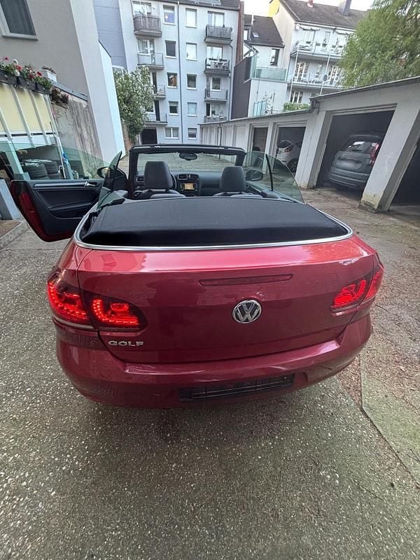 Second-hand VW Golf 140 CP (102 kW) 2011 Roșu Cabrio