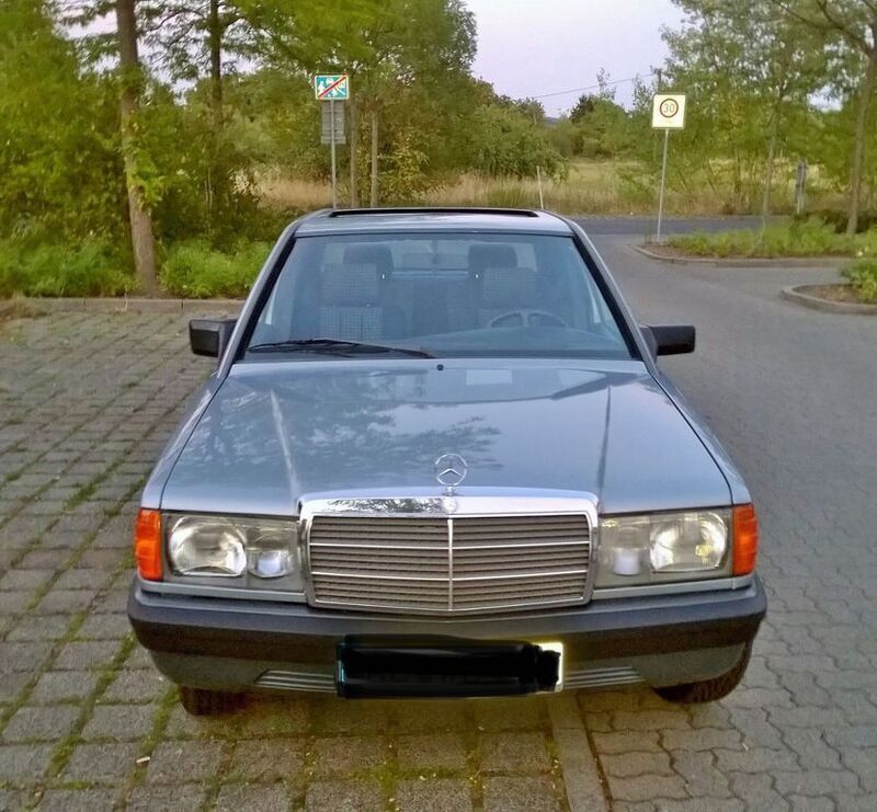 Gebraucht Mercedes 190 122 PS (89 kW) 1983 Blau Limousine