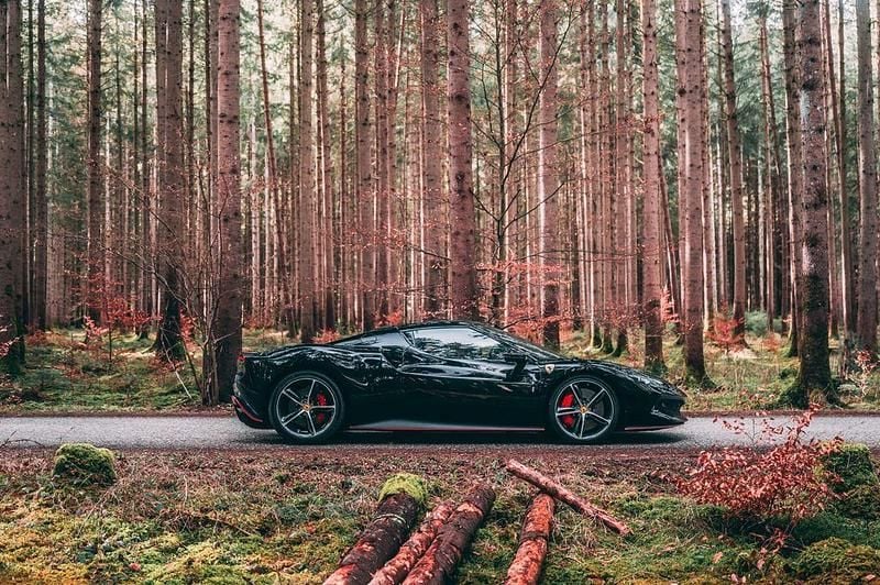 Second-hand Ferrari 296 829 CP (609 kW) 2024 Negru Coupe