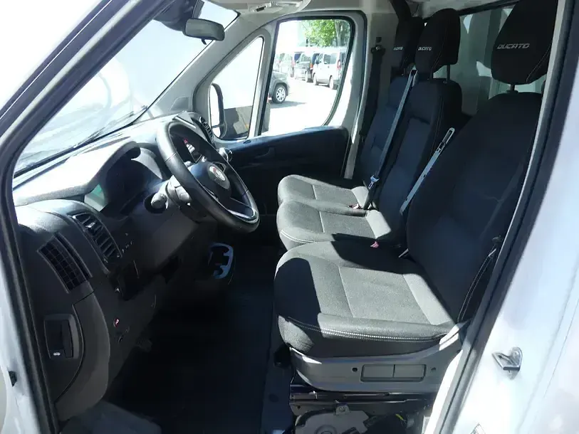 Gebraucht Fiat Ducato 180 PS (132 kW) 2024 Colore esterno (metallic) Van