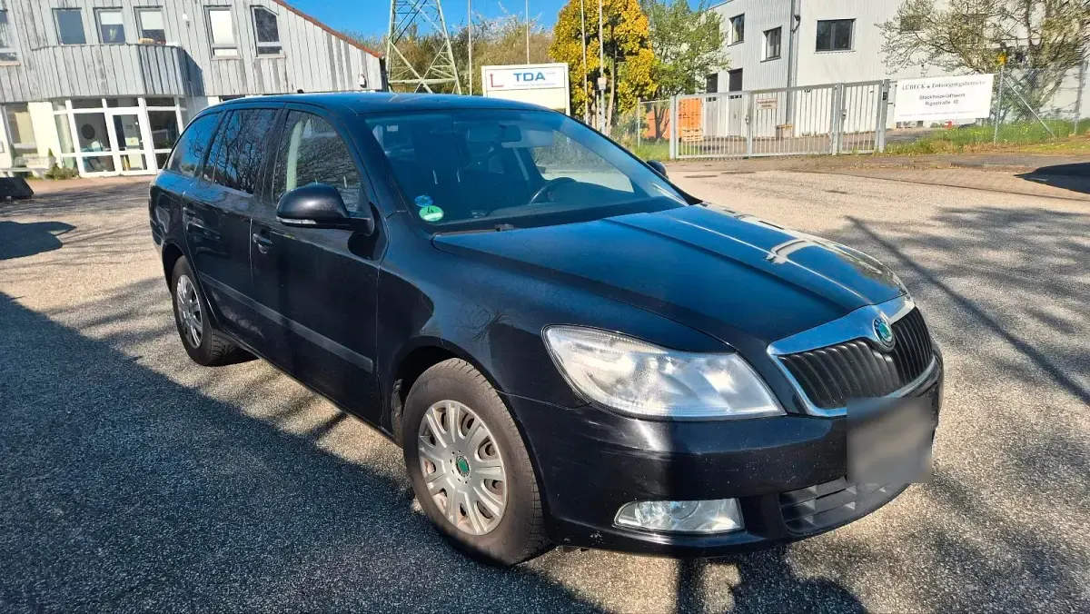 Gebraucht Skoda Octavia 140 PS (102 kW) 2012 Schwarz Kombi