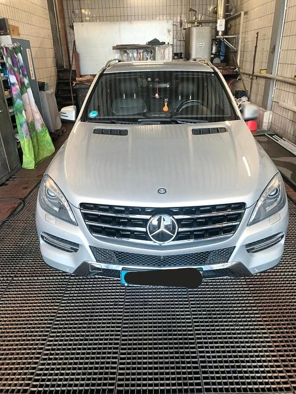 Gebraucht Mercedes ML350 258 PS (189 kW) 2013 Silber SUV