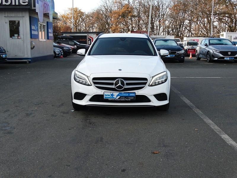 Gebraucht Mercedes C200 184 PS (135 kW) 2020 Polarweiss Kombi