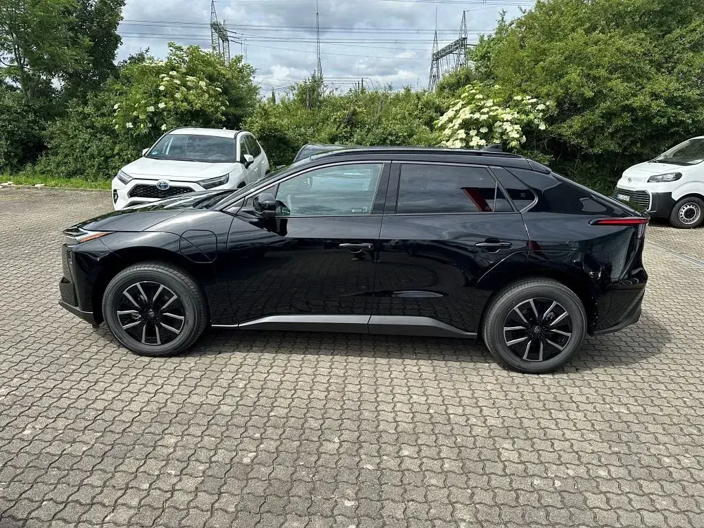 Neu Toyota bZ4X 150 kW (204 PS) 2026 Schwarz SUV