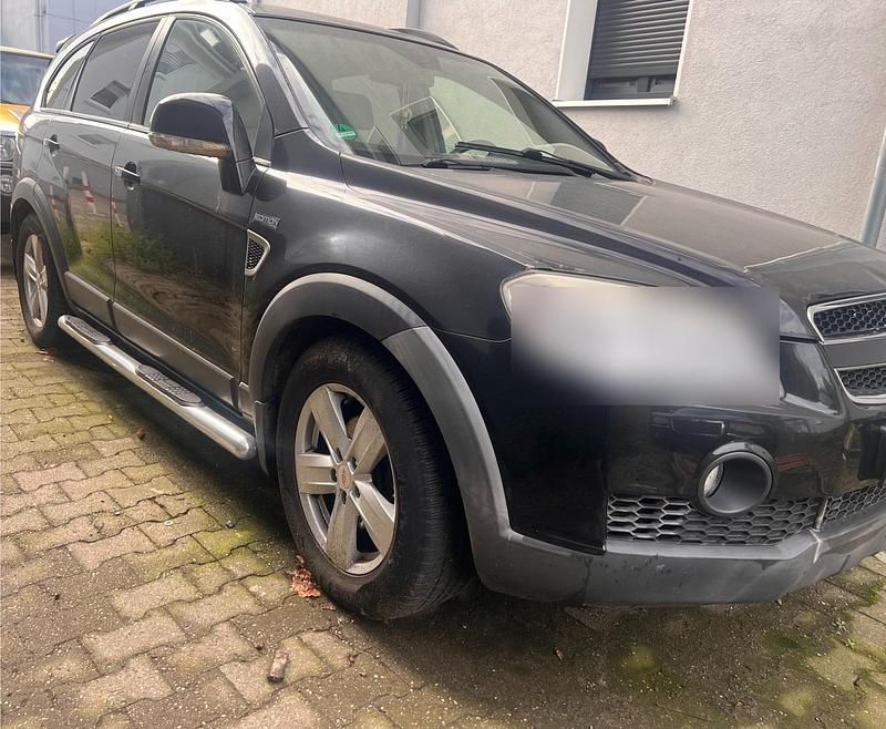 Schwarz Gebraucht 2008 Chevrolet Captiva SUV | 6.700 € - Bild 1/4