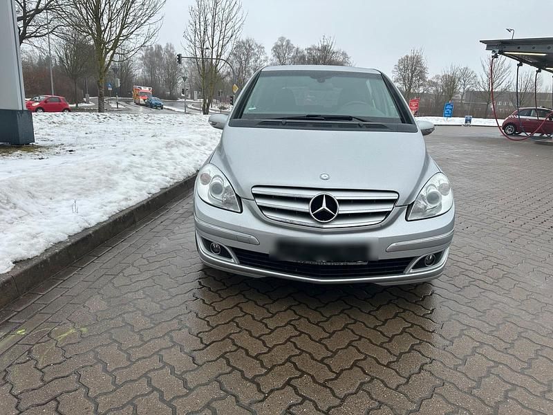 Gebraucht Mercedes B200 136 PS (100 kW) 2007 Silber Van / Kleinbus