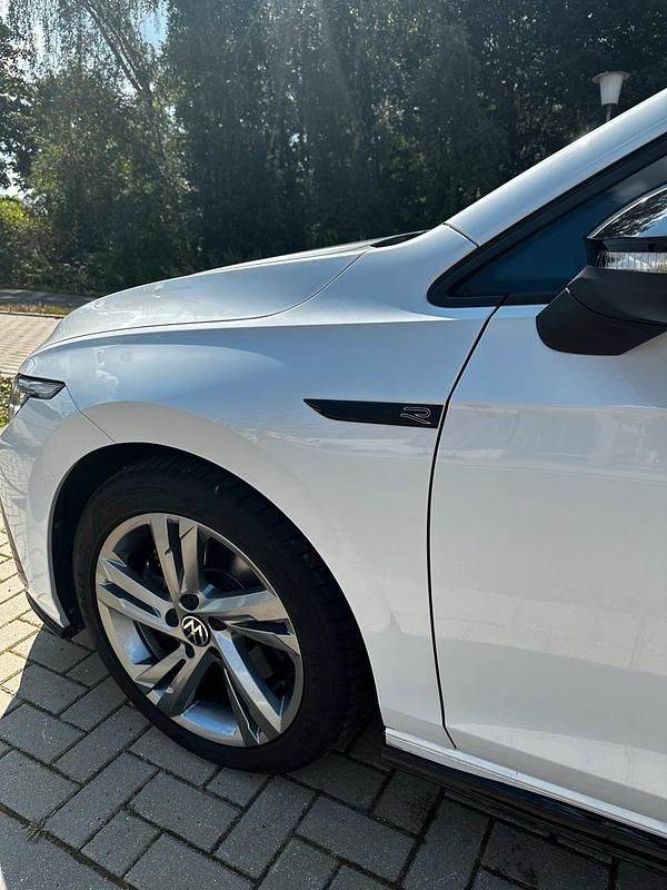 Gebraucht VW Golf VIII R-line 190 PS (139 kW) 2022 Weiß Limousine