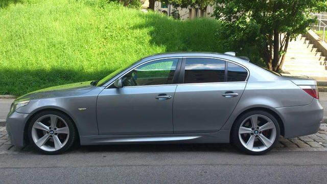 Gebraucht BMW 530 299 PS (219 kW) 2003 Grau metallic Limousine