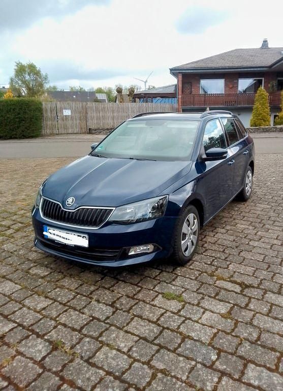 Gebraucht Skoda Fabia Ambition 95 PS (69 kW) 2018 Blau Kleinwagen
