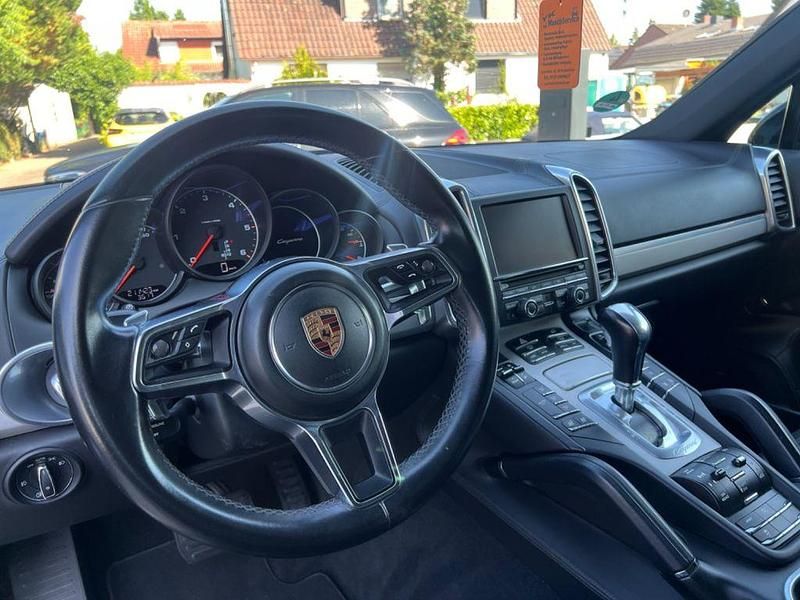 Second-hand Porsche Cayenne Platinum Edition 262 CP (192 kW) 2016 Negru SUV