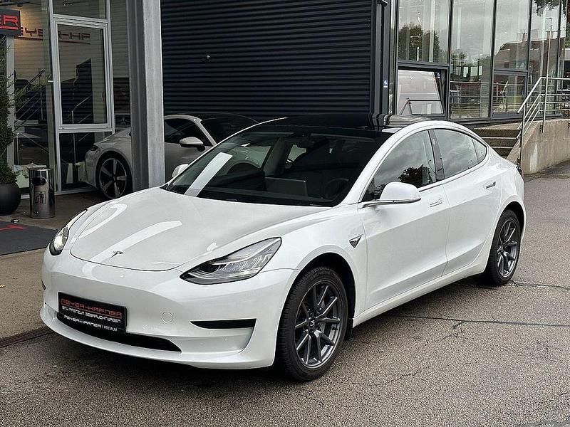 Weiß Gebraucht 2020 Tesla Model 3 Standard Range Limousine | 19.990 € (Guter Preis) - Bild 1/4