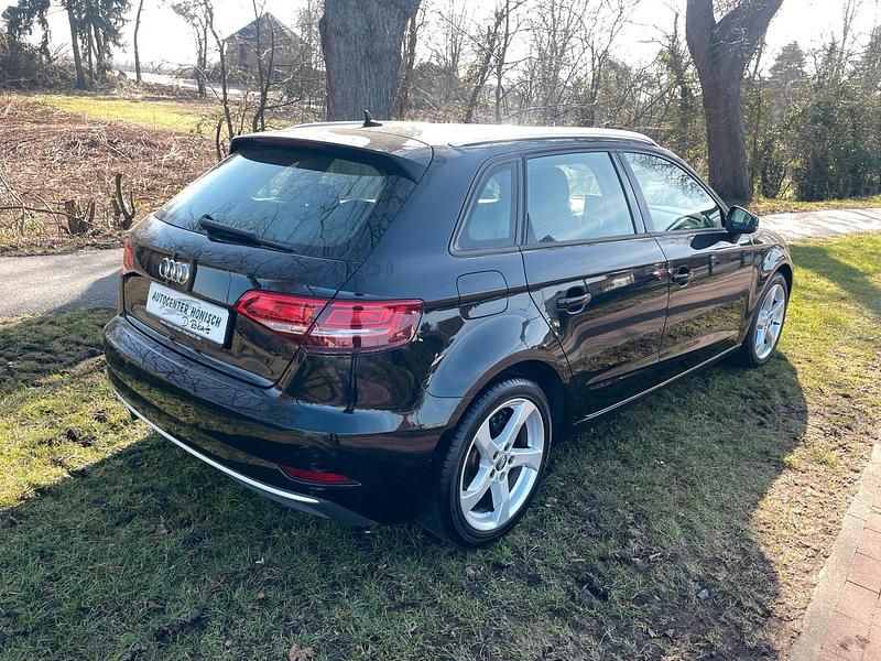 Gebraucht Audi A3 Comfort 116 PS (85 kW) 2018 Schwarz Limousine