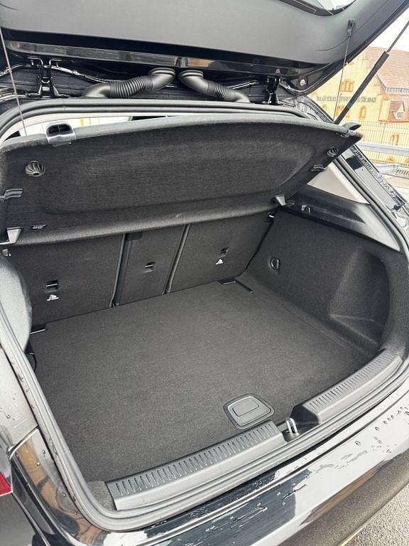 Gebraucht Mercedes A180 116 PS (85 kW) 2021 Schwarz Limousine