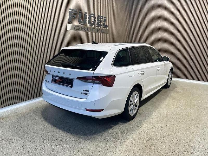Gebraucht Skoda Octavia Style 150 PS (110 kW) 2022 Candyweiss Kombi