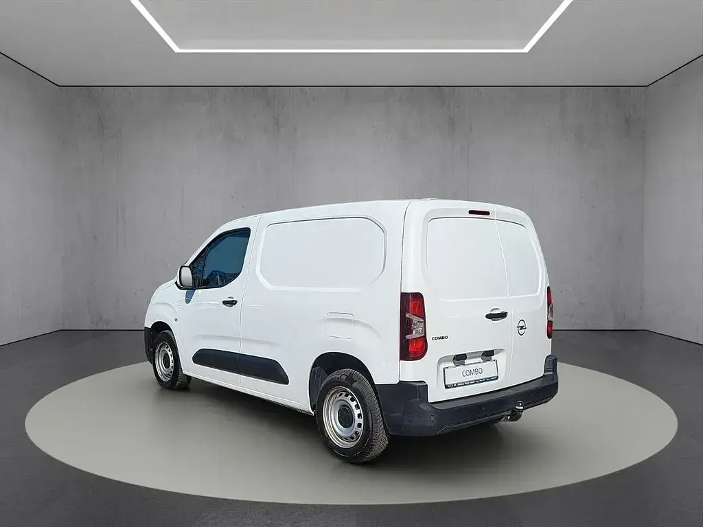 Usata Opel Combo Edition 110 CV (80 kW) 2021 Bianco Monovolume