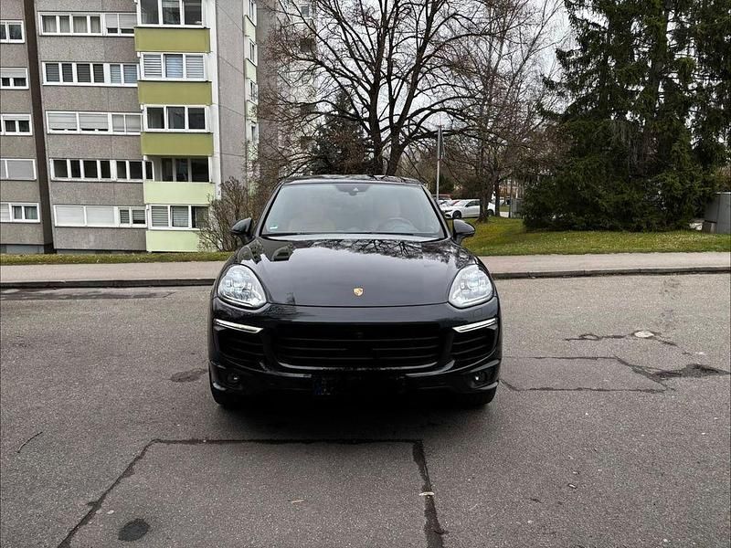 Second-hand Porsche Cayenne Platinum Edition 262 CP (192 kW) 2017 Negru SUV